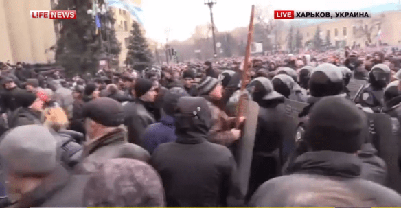 BhpCCdJCIAAFHop.png-large